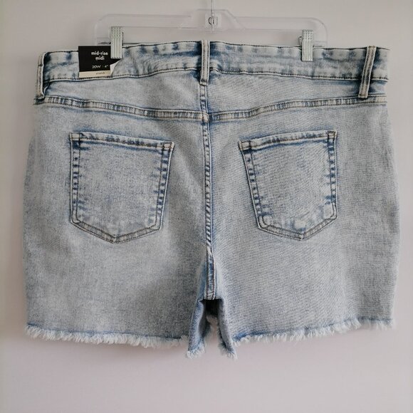 NWT Ava & Viv Womens Light Blue Mid Rise Frayed Hem Midi Mom Shorts Size 20W - Picture 4 of 7
